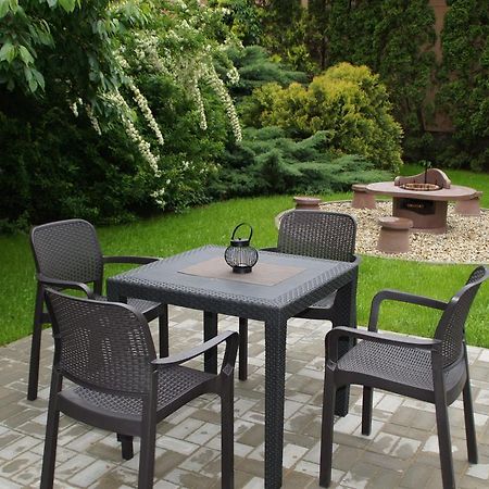 Fonix Apartman Gyula Exterior photo