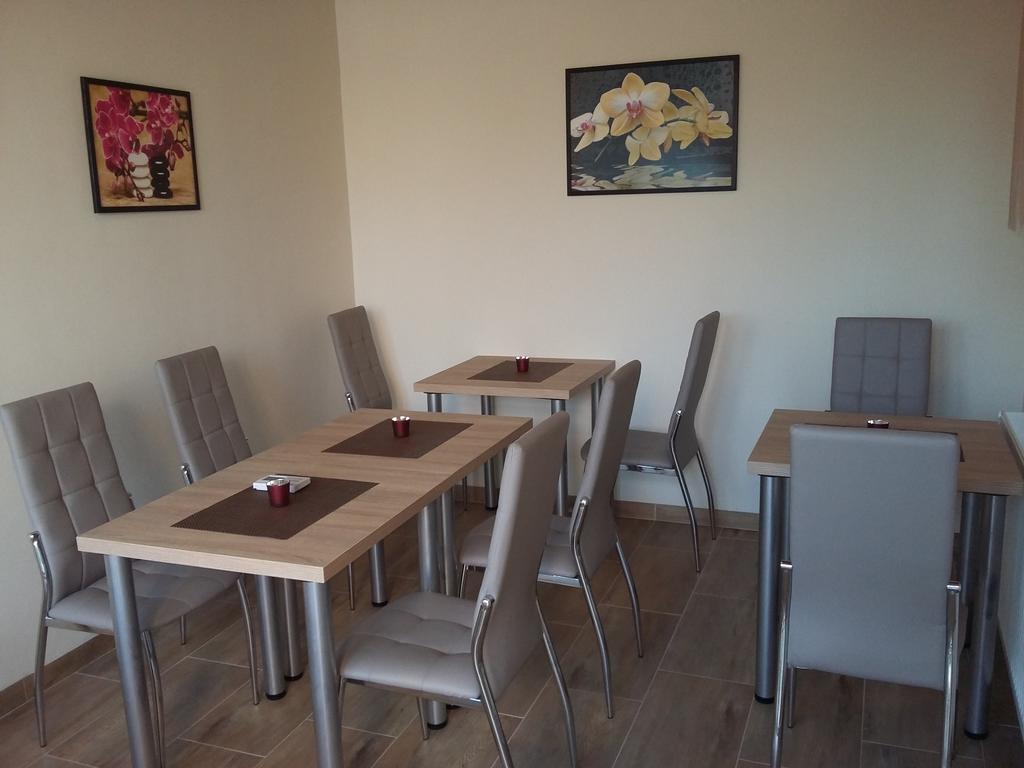 Fonix Apartman Gyula Exterior photo