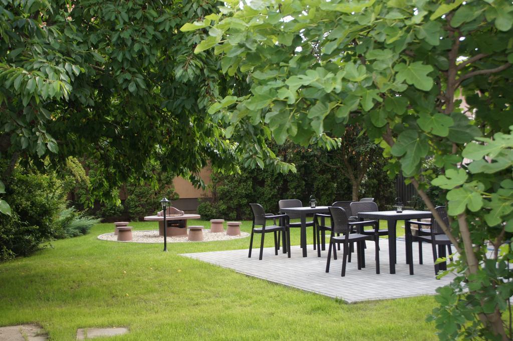 Fonix Apartman Gyula Exterior photo