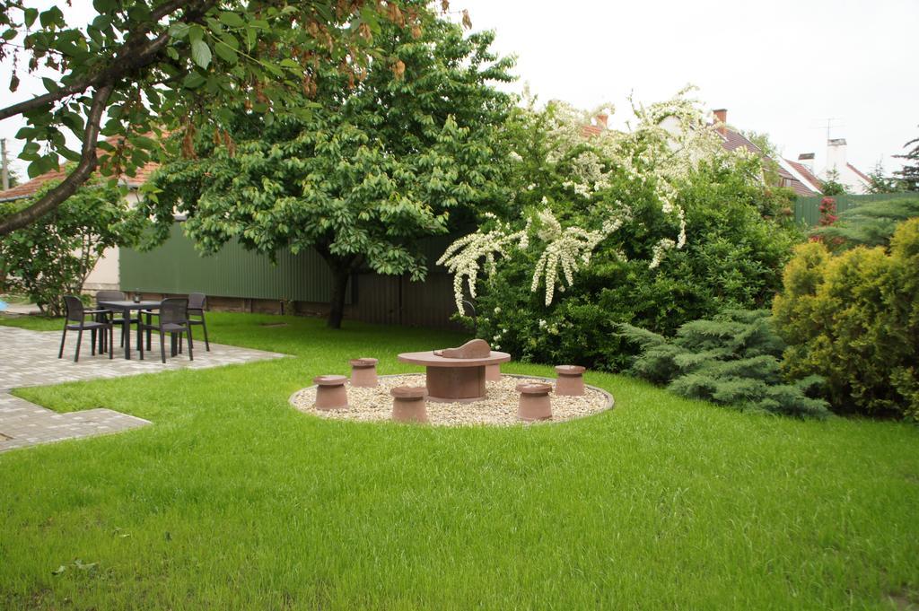 Fonix Apartman Gyula Exterior photo
