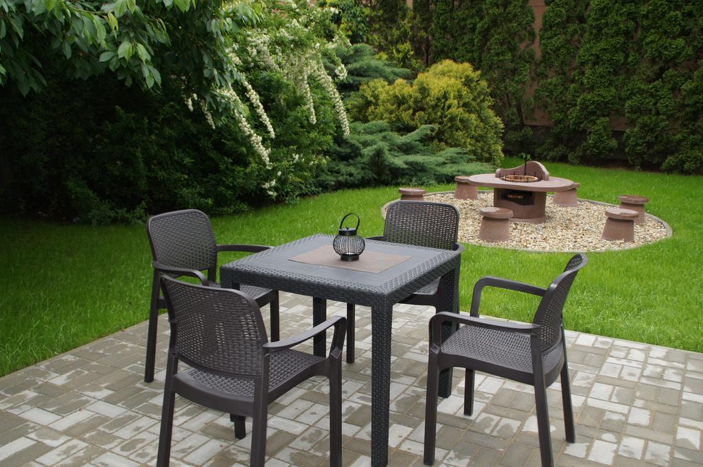Fonix Apartman Gyula Exterior photo